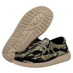 Wally Youth Camouflage - Tiger Stripe Camo -Heydude Shoes 40042 9CJ WALLYYOUTHCAMOUFLAGE TIGERSTRIPECAMO PAIRBOTTOM